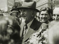 Zagreb, 16. svibnja 1945. godine. Dolazak Vladimira Nazora u Zagreb.jpg